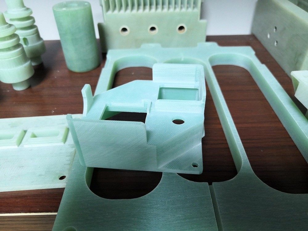 Lamelliertes Blatt FR-4 CNC hellgrüner Epoxy-Kleber bearbeitete Teile maschinell